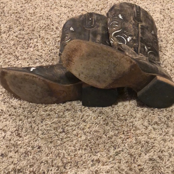 Boots - Picture 3 of 3